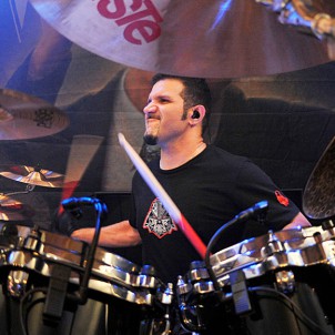Чарли Бенант (Charlie Benante) Чарли Бенант (Charlie Benante)