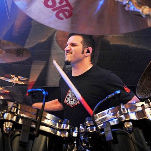 Чарли Бенант (Charlie Benante) Чарли Бенант (Charlie Benante)